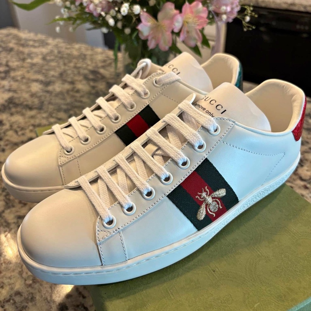 Gucci White Leather Sneakers with Red and Green Accents